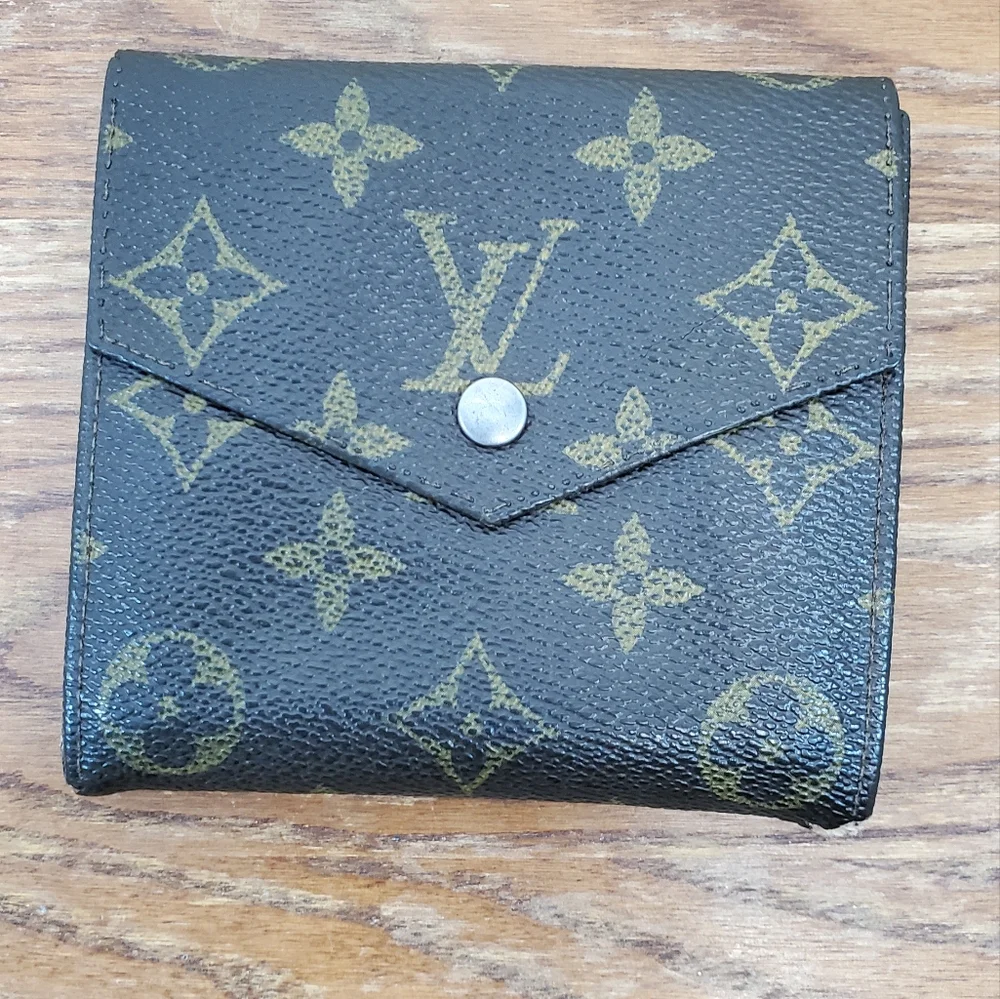 Louis Vuitton Compact Snap Wallet